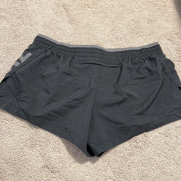 Nike Dri-Fit Running Shorts - Picture 2 of 4